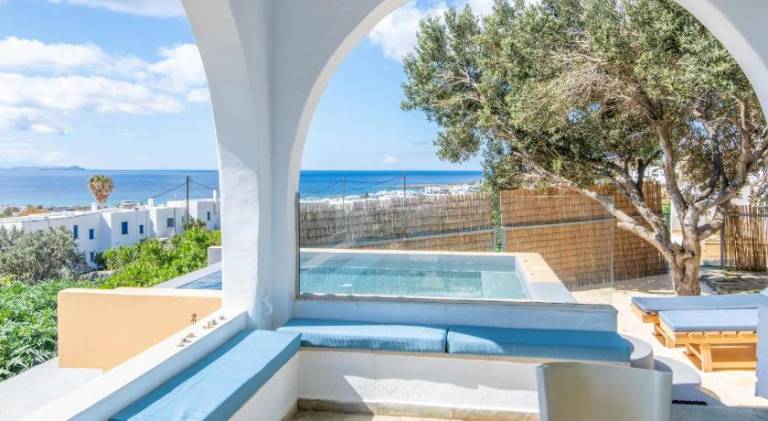 Villa with View of Agios Ioannis and Pool with Jacuzzi — photo 5