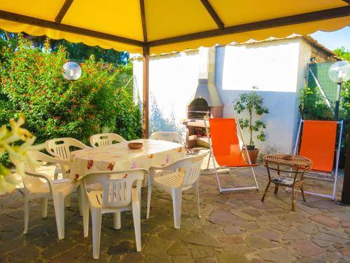 Rental apartment with yard, barbeque & terrace | Next to the beach | Pet-friendly — photo 5
