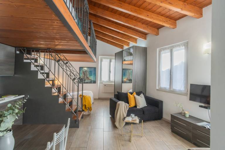 Family-oriented charming rental apartment | Next to Como Cathedral | City view | Pet-friendly — photo 4