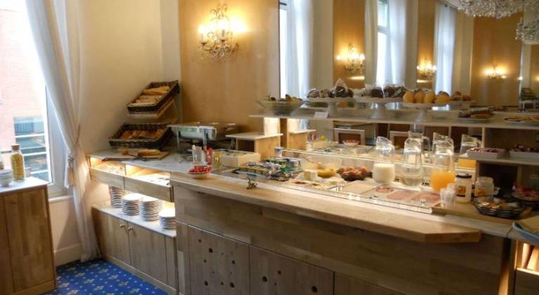 Brit Hotel Privilege Le Royal - Centre Gare — photo 3