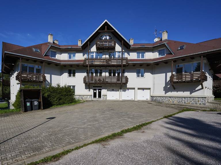 Apartment with yard in Harrachov