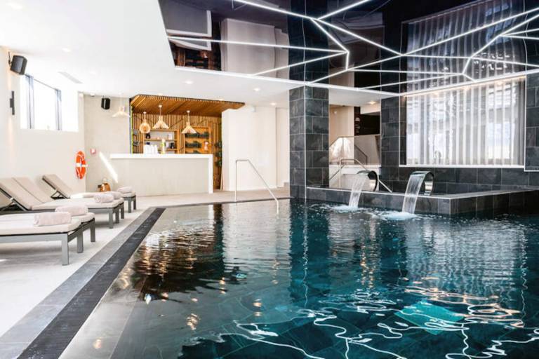 Holiday apartment with jacuzzi & sauna in Tignes