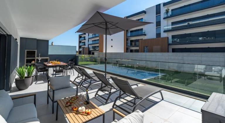Holiday apartment with terrace & pool — photo 4