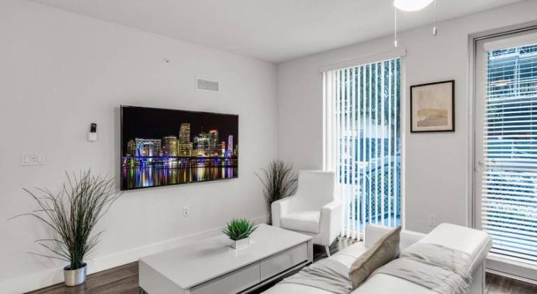 Holiday apartment with pool & hot tub | Perfect for remote work | Pets allowed — photo 5