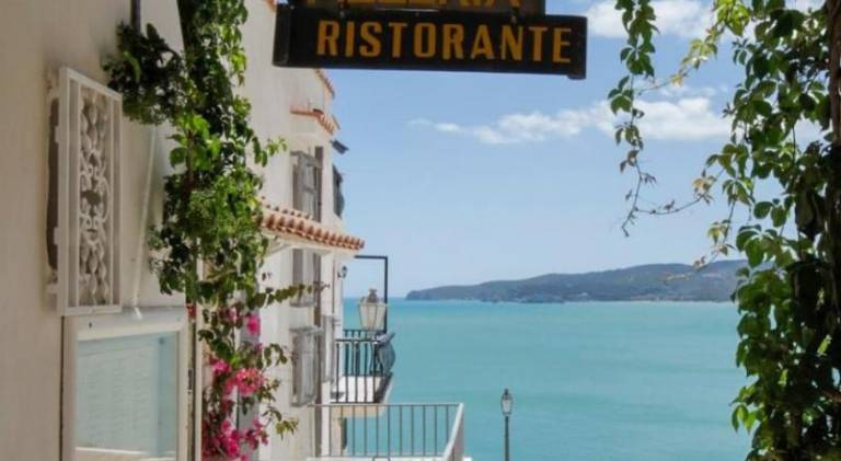 Holiday apartment with 2 rooms for 7 persons in Vieste