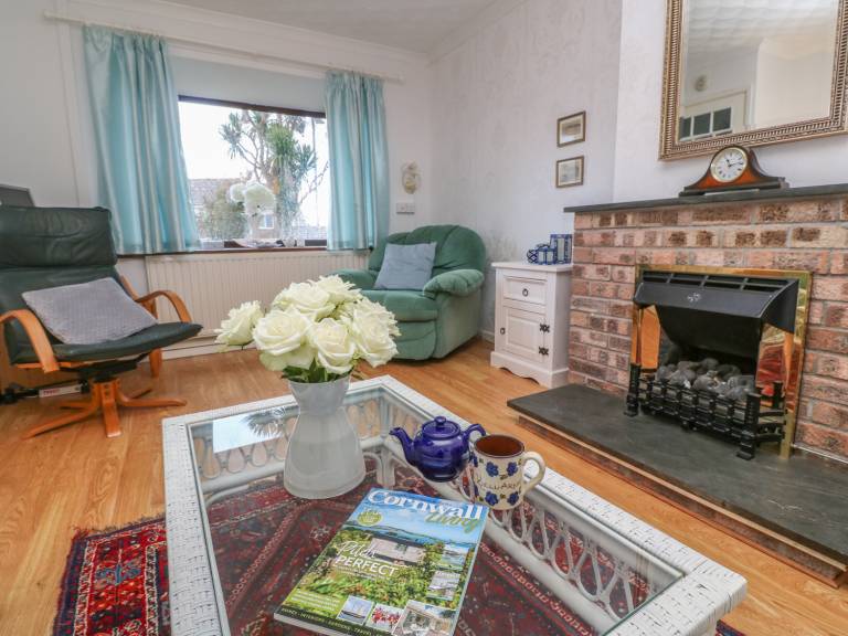 Child-friendly charming cottage with yard | Beach view | Close to the beach | Pets allowed — photo 4