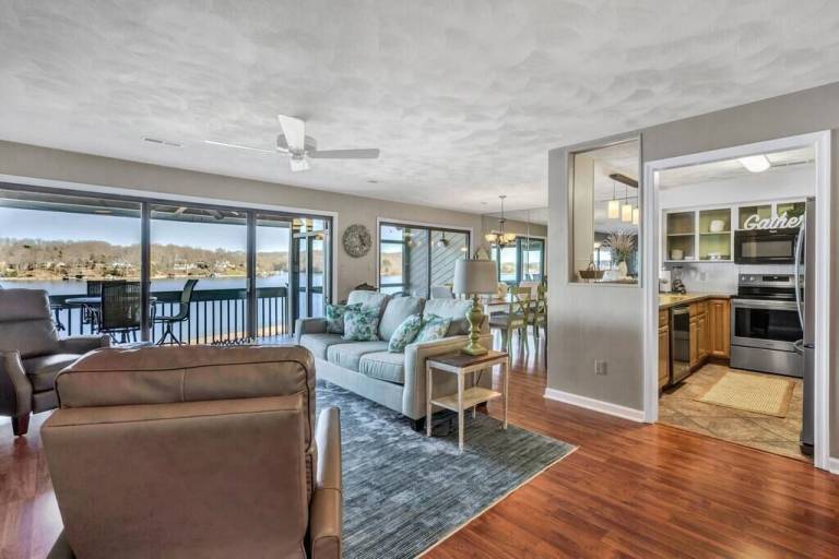 Condo North Shore
