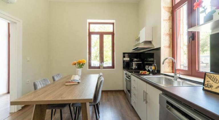 Fully equipped villa with garden, private pool & grill | Pet-friendly — photo 2