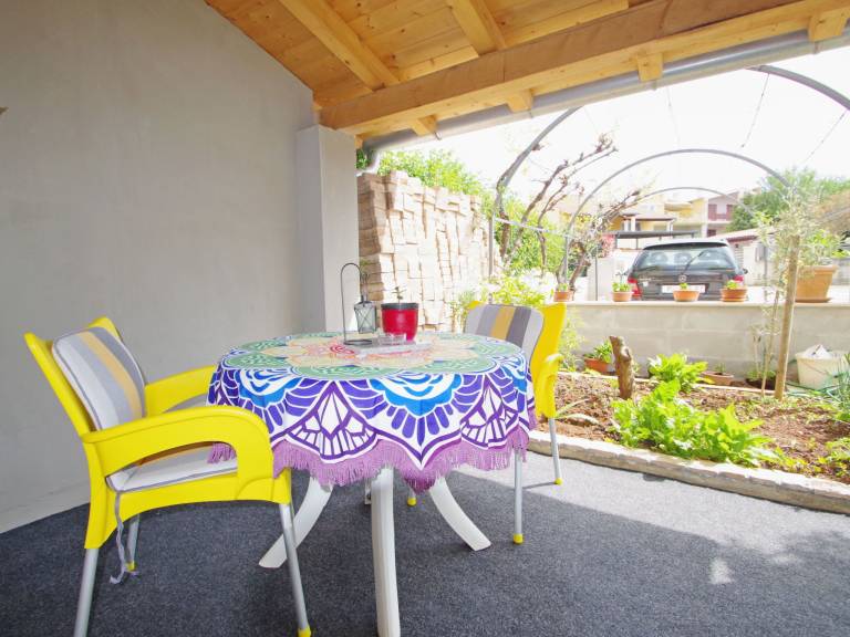 Holiday apartment with yard, BBQ & patio | Nature view | Pets are welcome — photo 2