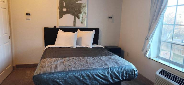 The Enchanted Suites & Residence — photo 2