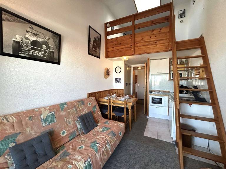 Cozy Studio with Mezzanine, Balcony & Garage, 200m from Beach - Sleeps 4 - Saint-Hilaire-de-Riez — photo 2
