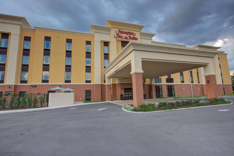 Hampton Inn and Suites by Hilton Tampa Busch Gardens Area in Tampa, FL