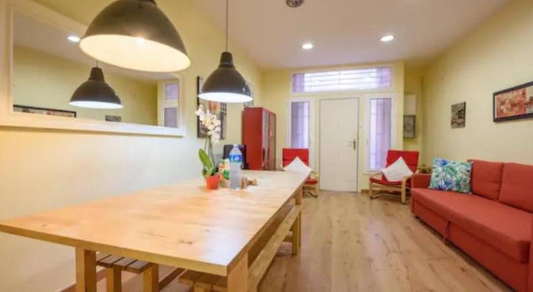RamblasRentals Chic & Spacious Flat Pool Table 15M Ramblas - Parking - Wifi — photo 3