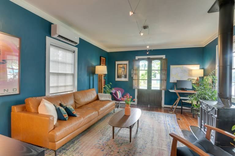 Private Spa & Dog Friendly: Romantic Galveston Gem — photo 3