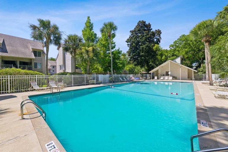 Villa with pool & barbecue — photo 4