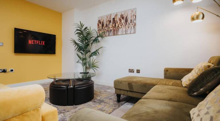 House with 3 rooms for 10 persons in Manchester