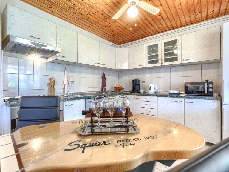 Fully equipped lovely house with patio, private pool & barbecue | Dogs allowed — photo 4