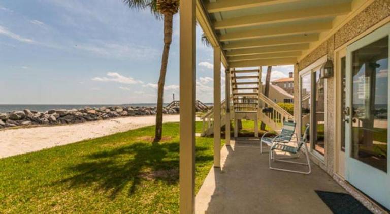 Vacation home | Beach nearby | Pet-friendly — photo 4