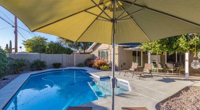 House with pool in Scottsdale, AZ