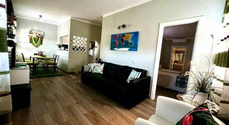 Fully equipped charming vacation home with yard | Pet-friendly — photo 2