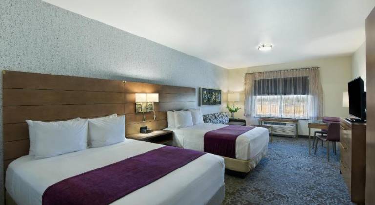 Oxford Suites Sonoma- Rohnert Park — photo 2