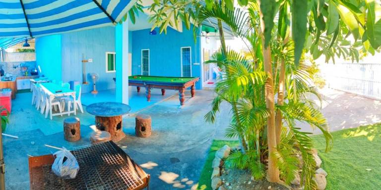 Villa with private pool, BBQ & patio | Perfect for remote work — photo 5