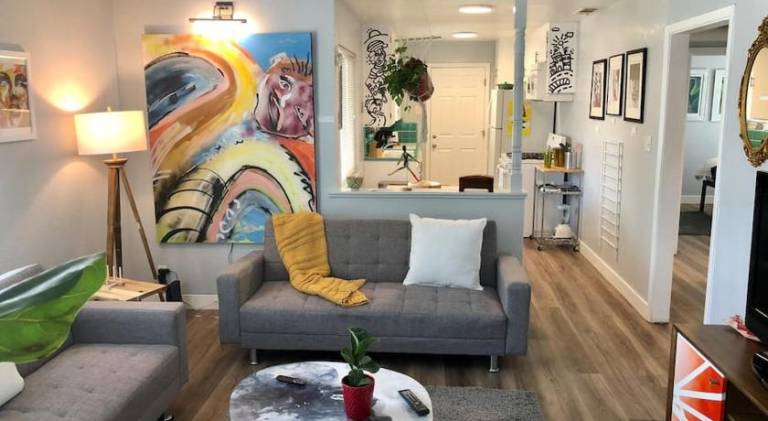 House with 2 rooms for 6 persons in Sacramento, CA