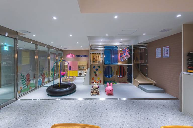 Asherah Villard Aqua Business Hotel