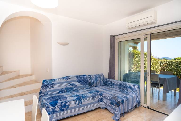Modern Holiday Home "Villa Rosa dei Venti" Near the Beach and with Sea View — photo 5