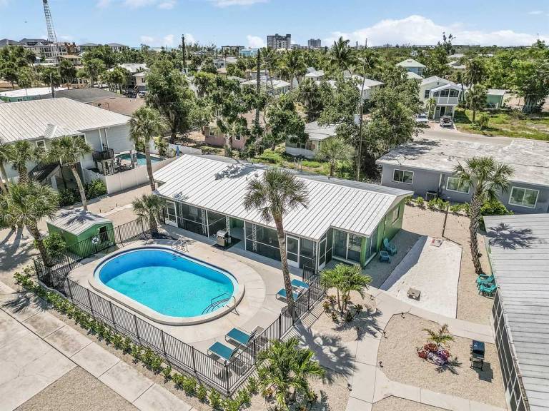 Lovely vacation home with grill, patio & heated pool | Close to the beach | Dogs allowed in Fort Myers Beach, FL