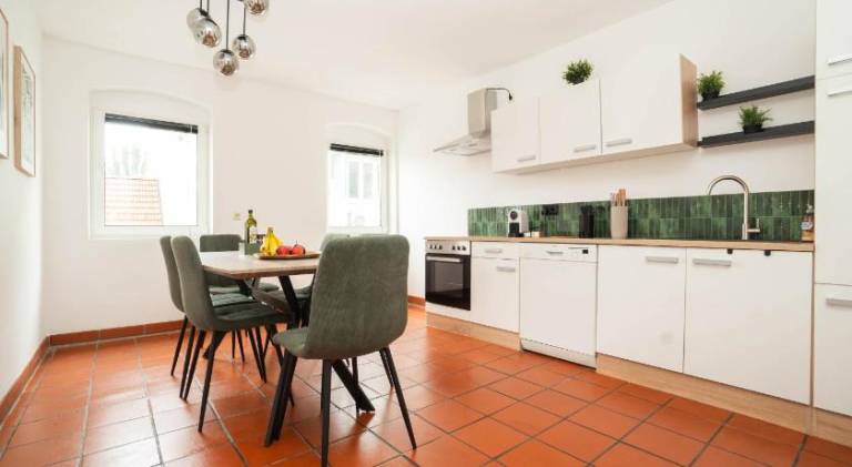 Holiday apartment with garden — photo 3