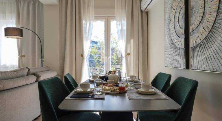 Fully equipped beautiful holiday apartment with patio | Close to Acropolis of Athens | Suitable for remote work | Pets allowed — photo 2