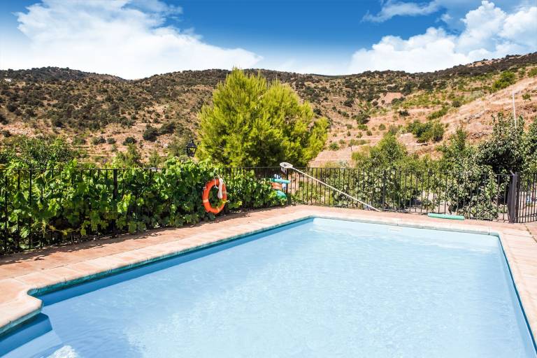 Cottage with terrace, pool & grill | Nature view | Pets are welcome — photo 3