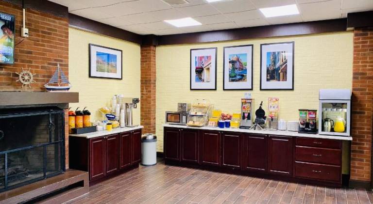Days Inn by Wyndham Maysville Kentucky — photo 5