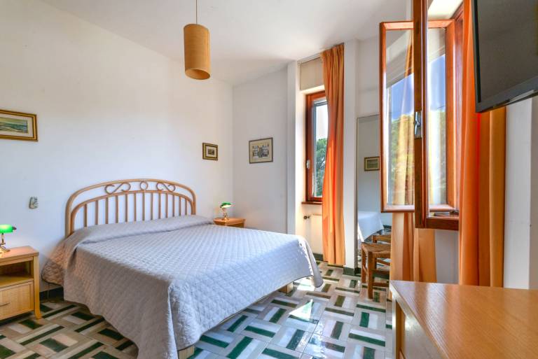 Villa with yard, grill & private pool — photo 2