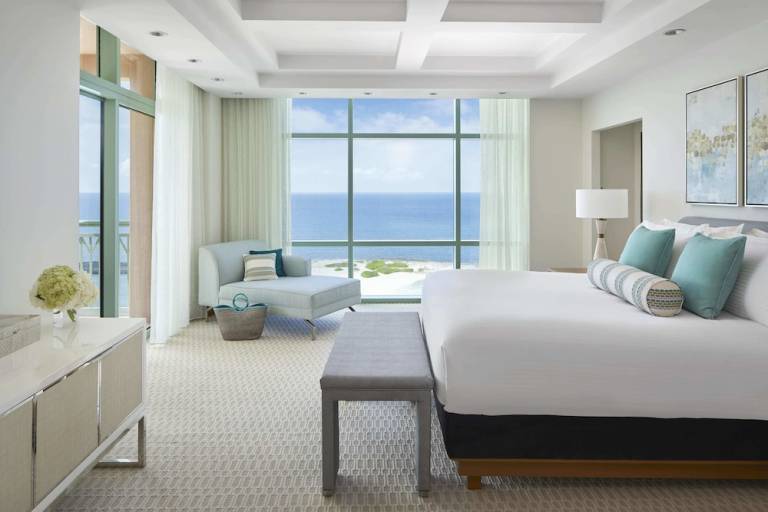 Resort  Paradise Island
