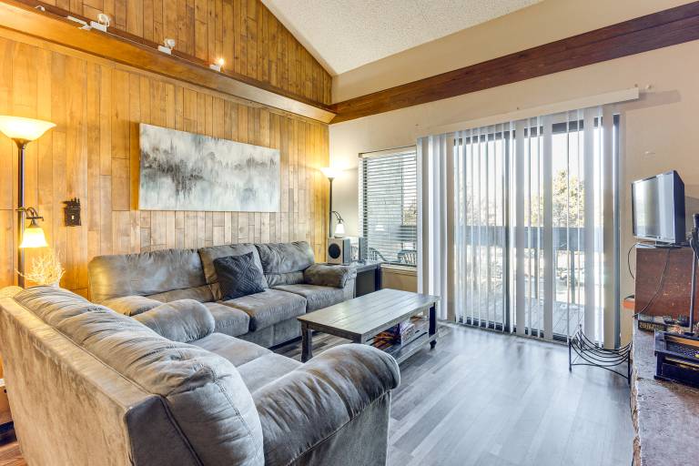 Shuttle to Winter Park Resort: Mtn-View Condo! — photo 4