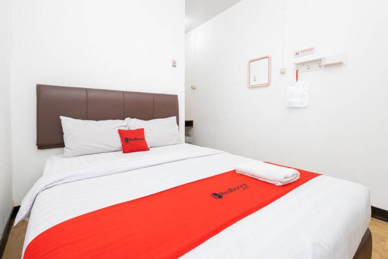 RedDoorz Tanjung Sari Surabaya