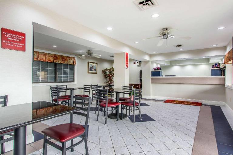 Econo Lodge Berea — photo 4