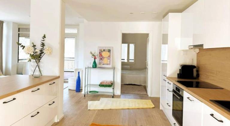 Rental apartment with patio — photo 4