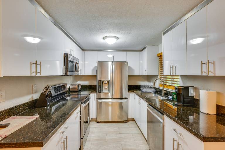Spacious & Pet-Friendly Yard! Jacksonville Home — photo 4
