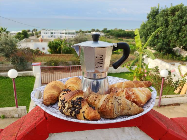 Children-friendly rental apartment with yard, terrace & BBQ | Beach view | Close to the beach | Pets are welcome in Morciano di Leuca