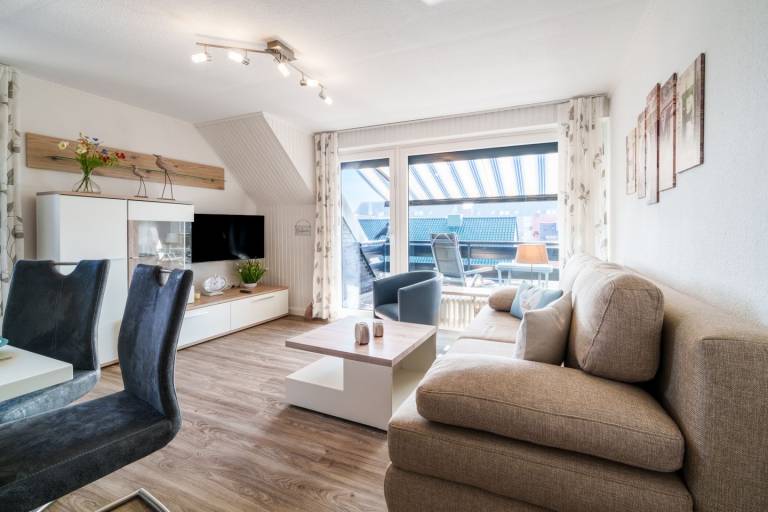 Komfortable Ferienwohnung mit Balkon nahe Strand und Zentrum in Büsum in Büsum