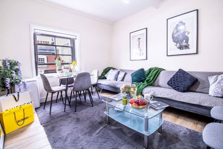 Condo Mayfair