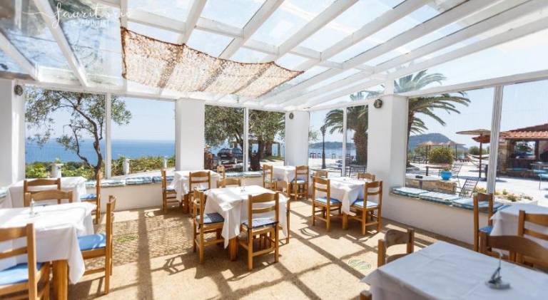 Kinira Beach Hotel — photo 3