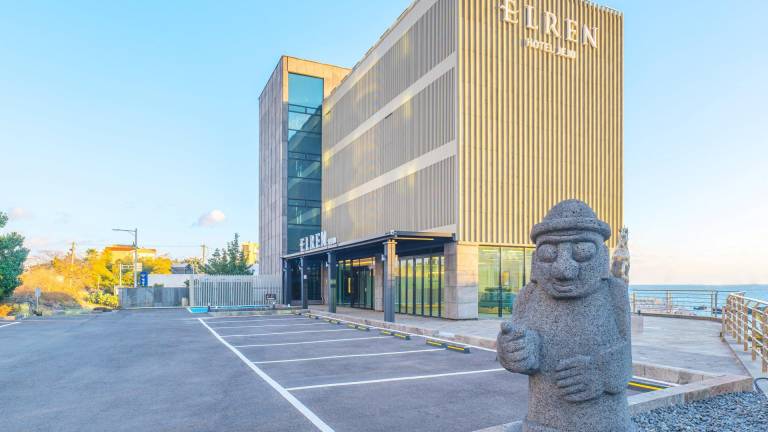 From H Elren Hotel Jeju Seogwipo