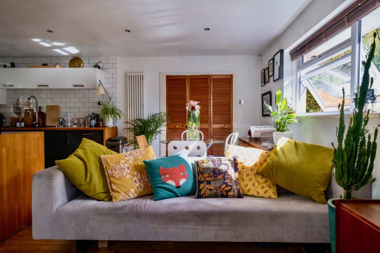 Modern 2BD Flat w Decked Terrace Dulwich