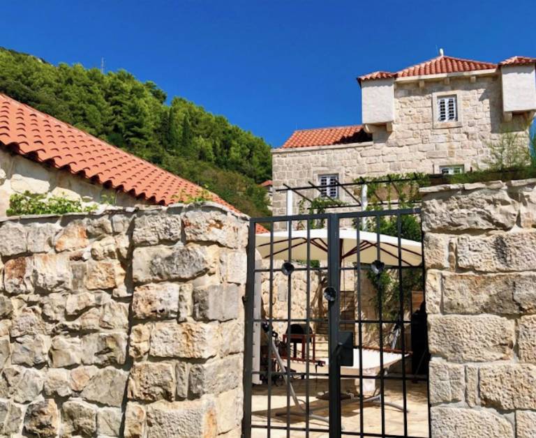 Villa Zavalatica