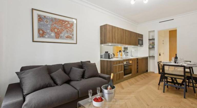 Apartment with 1 room for 4 persons in Clichy