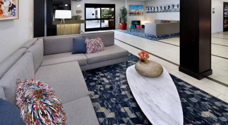 Holiday Inn Hotel & Suites Anaheim By IHG — photo 3